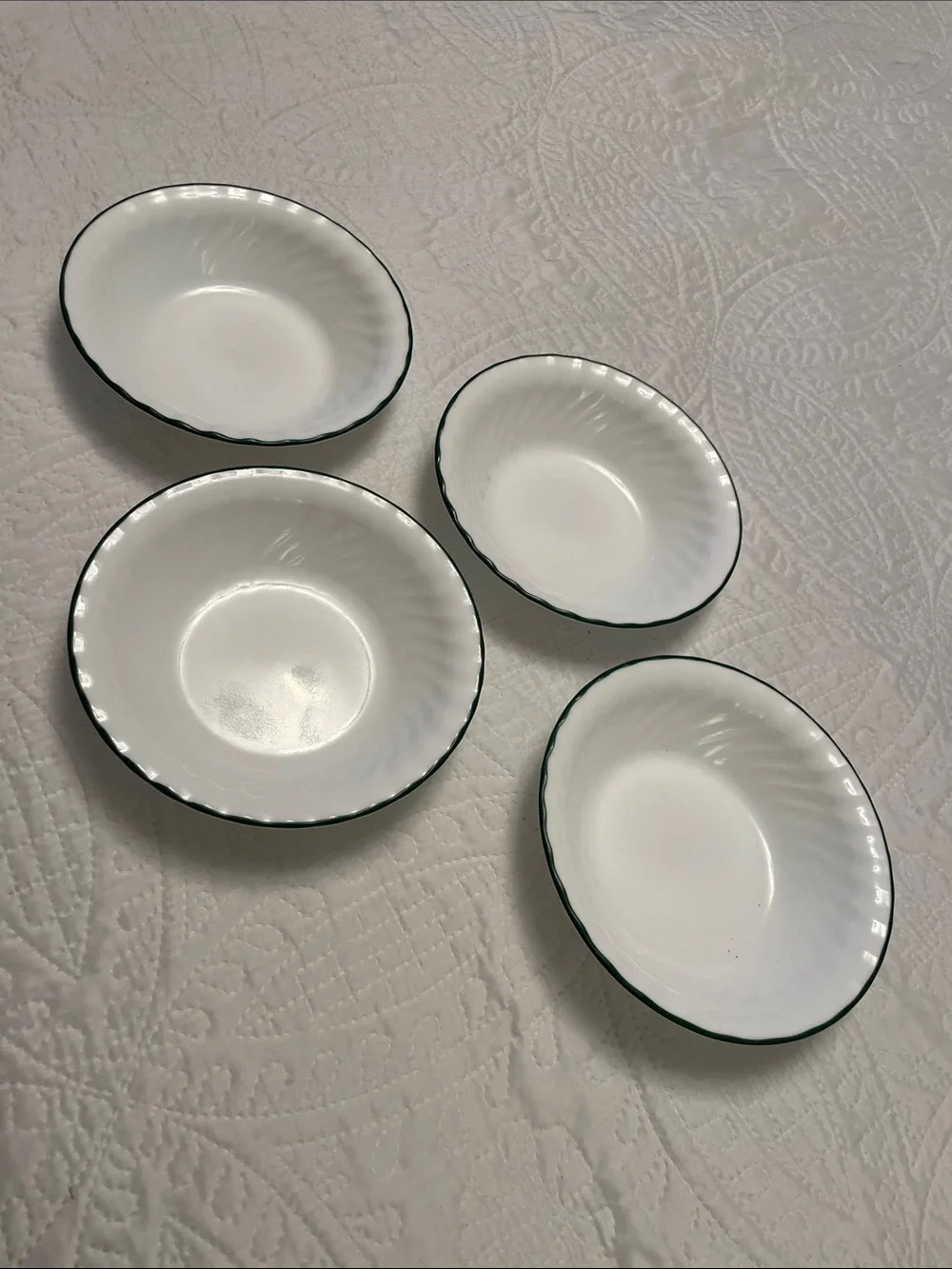 CORELLE CALLAWAY Set of 4 White Swirl Bowls Green Rim For Cereal & Soup Like New